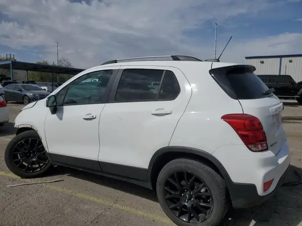KL7CJPSM8NB539008 2022 CHEVROLET TRAX - Image 2