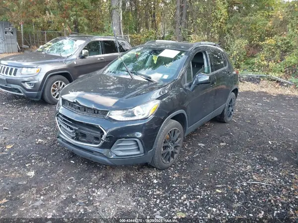 KL7CJPSM8NB541258 2022 CHEVROLET TRAX - Image 2