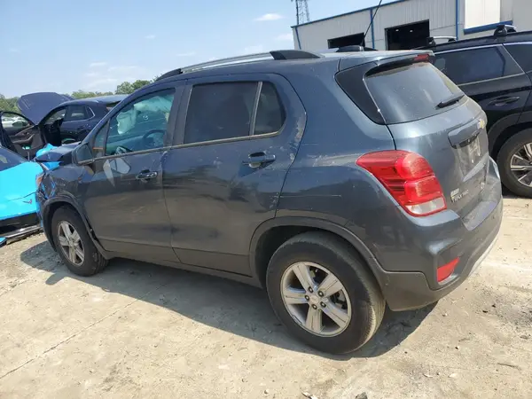 KL7CJPSM8NB541843 2022 CHEVROLET TRAX - Image 2