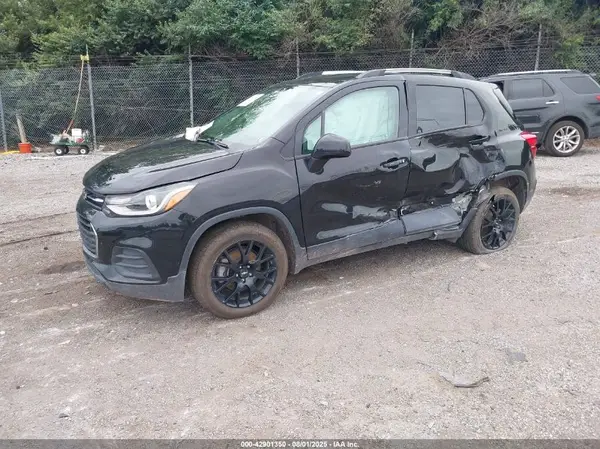 KL7CJPSM8NB551076 2022 CHEVROLET TRAX - Image 2