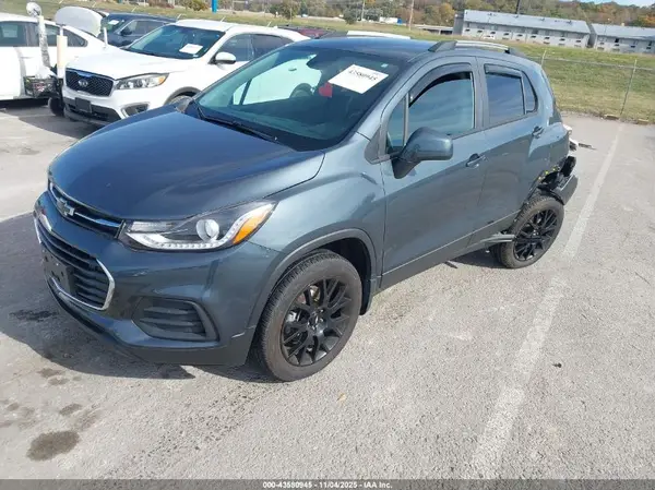 KL7CJPSM8NB557752 2022 CHEVROLET TRAX - Image 2