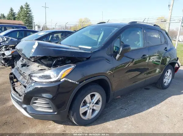 KL7CJPSM8NB565978 2022 CHEVROLET TRAX - Image 2