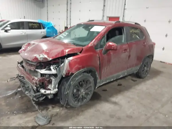 KL7CJPSM8NB566483 2022 CHEVROLET TRAX - Image 2