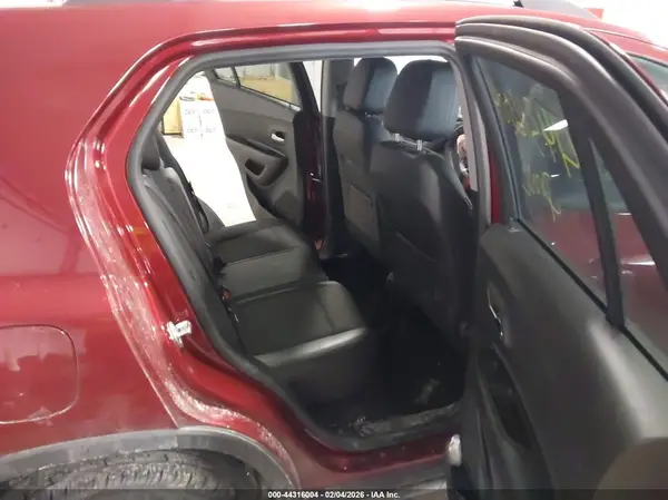 KL7CJPSM8NB566483 2022 CHEVROLET TRAX - Image 8
