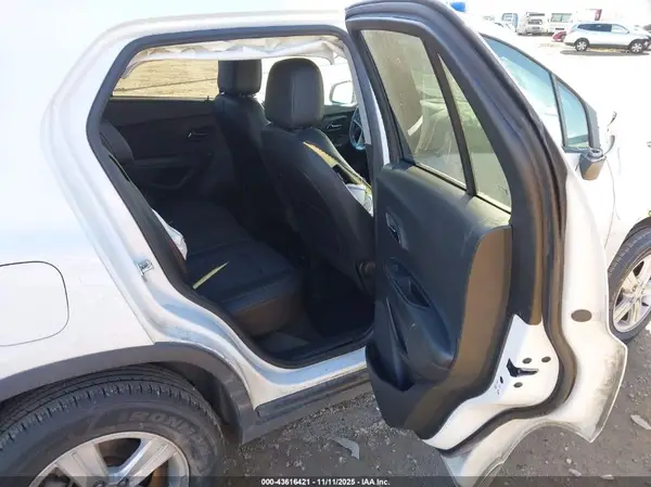 KL7CJPSM8NB569481 2022 CHEVROLET TRAX - Image 8