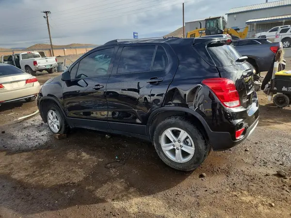 KL7CJPSM8NB569691 2022 CHEVROLET TRAX - Image 2