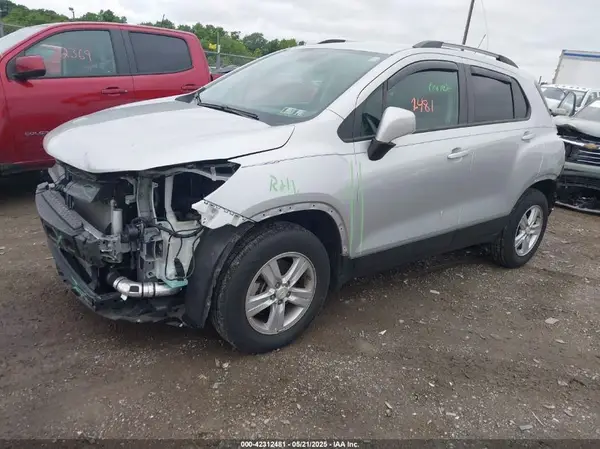 KL7CJPSM9MB362368 2021 CHEVROLET TRAX - Image 2