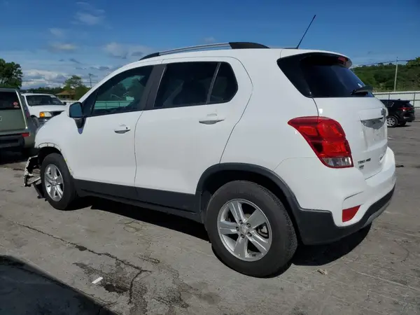 KL7CJPSM9MB363679 2021 CHEVROLET TRAX - Image 2