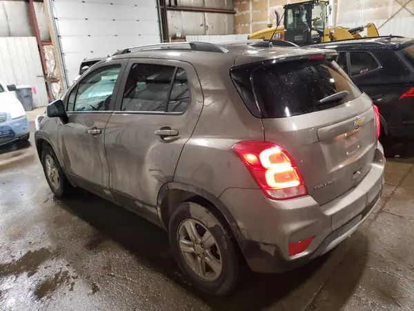 KL7CJPSM9MB364833 2021 CHEVROLET TRAX - Image 2