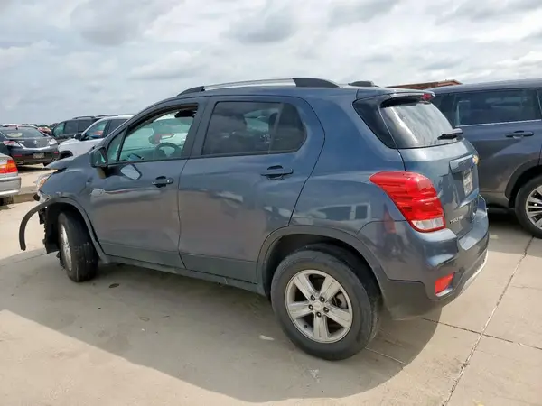 KL7CJPSM9MB370647 2021 CHEVROLET TRAX - Image 2