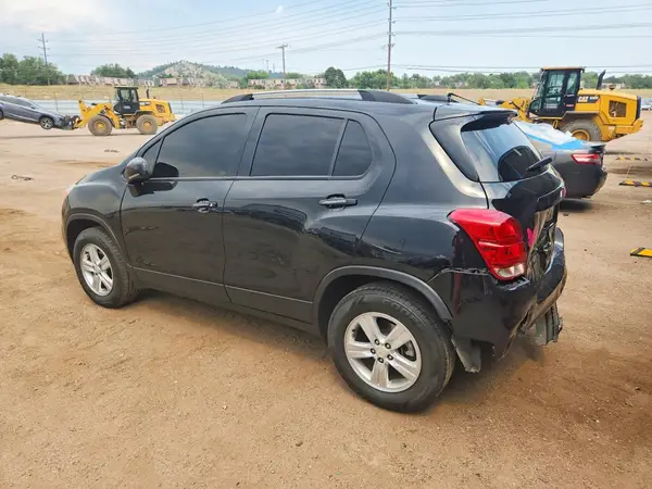 KL7CJPSM9MB372771 2021 CHEVROLET TRAX - Image 2