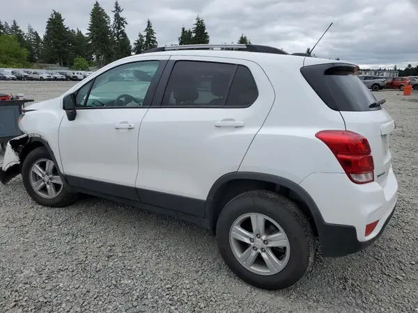 KL7CJPSM9MB373516 2021 CHEVROLET TRAX - Image 2