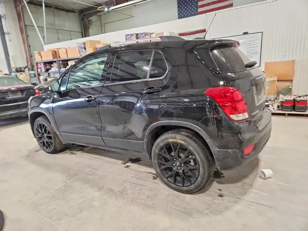 KL7CJPSM9N8519818 2022 CHEVROLET TRAX - Image 2