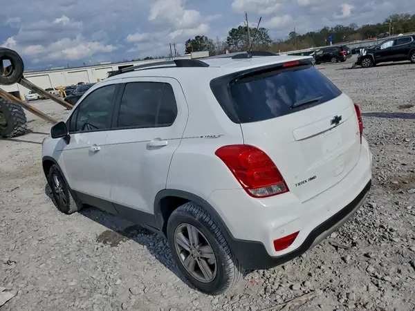 KL7CJPSM9NB501271 2022 CHEVROLET TRAX - Image 2