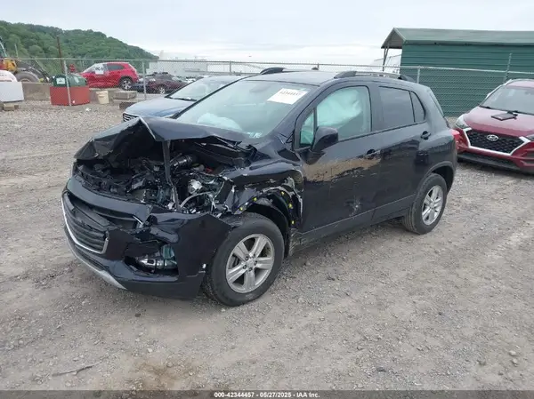 KL7CJPSM9NB516854 2022 CHEVROLET TRAX - Image 2