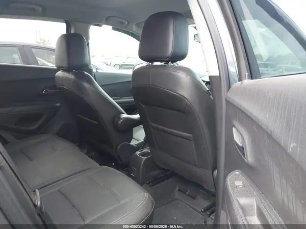 KL7CJPSM9NB521567 2022 CHEVROLET TRAX - Image 8