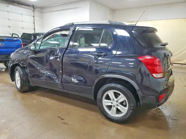 KL7CJPSM9NB529314 2022 CHEVROLET TRAX - Image 2