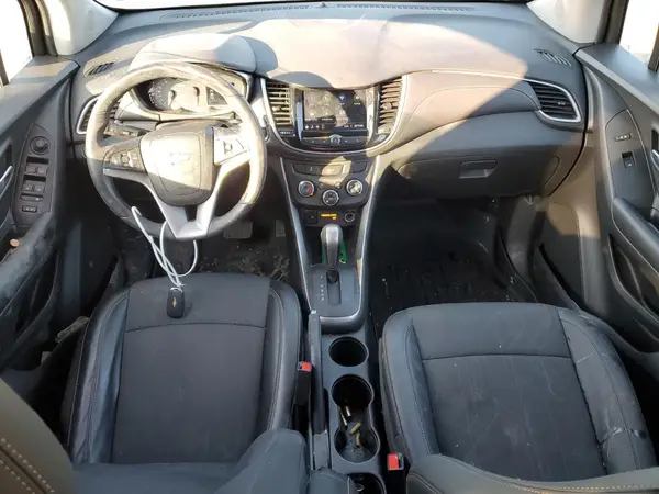 KL7CJPSM9NB529328 2022 CHEVROLET TRAX - Image 8