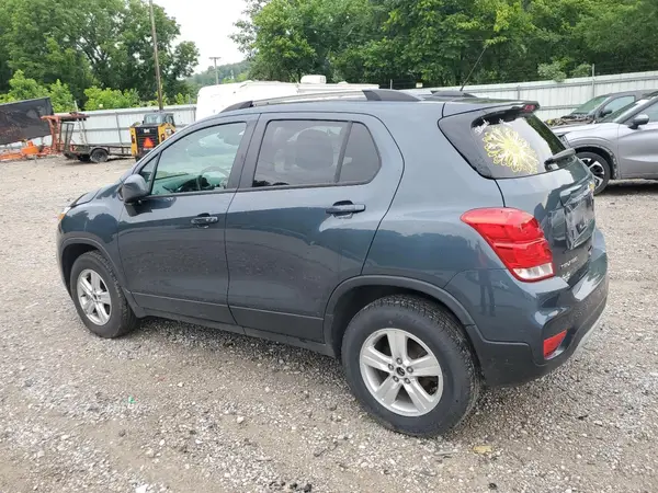 KL7CJPSM9NB529667 2022 CHEVROLET TRAX - Image 2