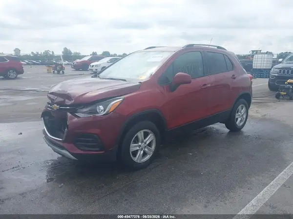 KL7CJPSM9NB529717 2022 CHEVROLET TRAX - Image 2