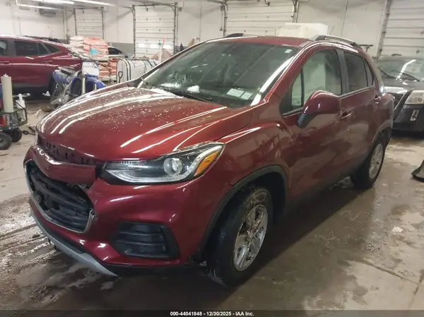 KL7CJPSM9NB529779 2022 CHEVROLET TRAX - Image 2