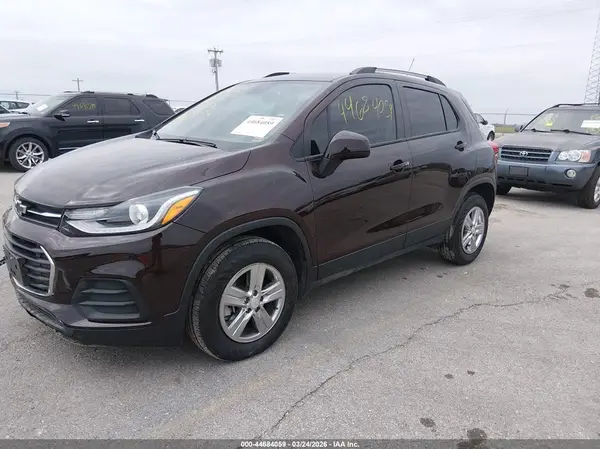 KL7CJPSM9NB530463 2022 CHEVROLET TRAX - Image 2