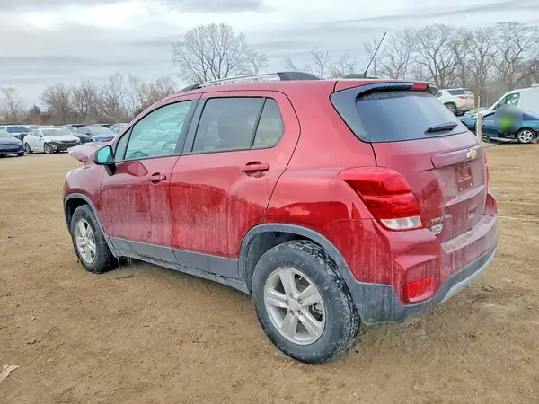 KL7CJPSM9NB532908 2022 CHEVROLET TRAX - Image 2