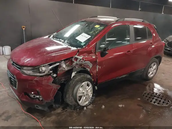 KL7CJPSM9NB534075 2022 CHEVROLET TRAX - Image 2