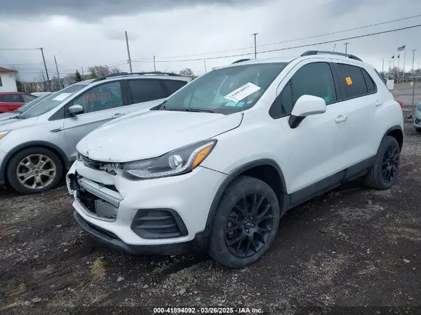 KL7CJPSM9NB539387 2022 CHEVROLET TRAX - Image 2