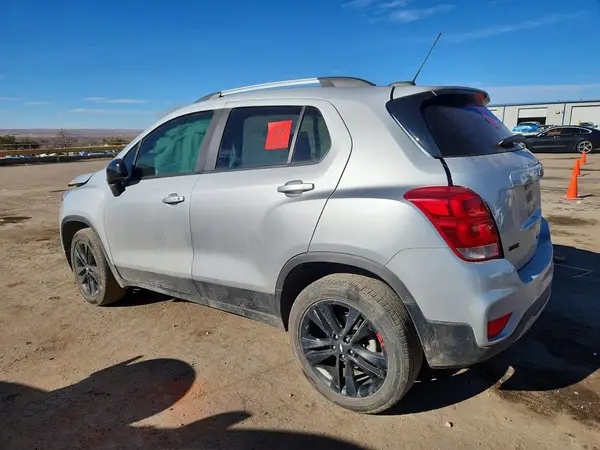 KL7CJPSM9NB543441 2022 CHEVROLET TRAX - Image 2
