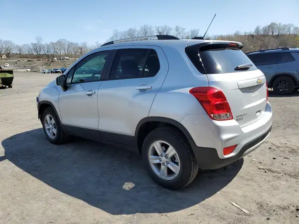 KL7CJPSM9NB558988 2022 CHEVROLET TRAX - Image 2