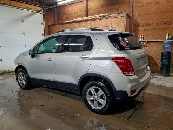 KL7CJPSM9NB559574 2022 CHEVROLET TRAX - Image 2