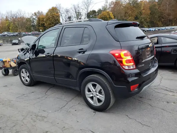 KL7CJPSM9NB559669 2022 CHEVROLET TRAX - Image 2