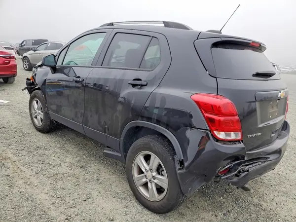 KL7CJPSM9NB559929 2022 CHEVROLET TRAX - Image 2