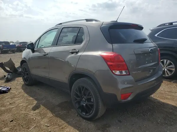 KL7CJPSM9NB561714 2022 CHEVROLET TRAX - Image 2