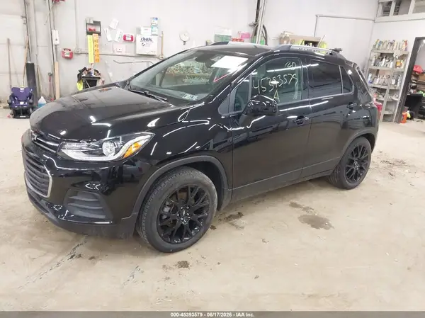 KL7CJPSM9NB562121 2022 CHEVROLET TRAX - Image 2