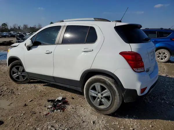 KL7CJPSM9NB567903 2022 CHEVROLET TRAX - Image 2