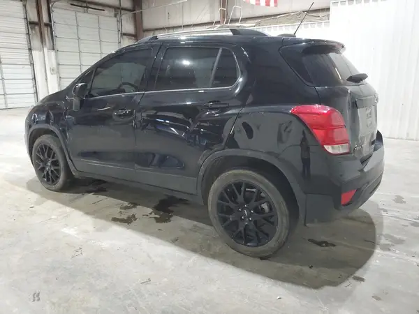 KL7CJPSMXMB360905 2021 CHEVROLET TRAX - Image 2