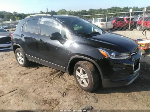 KL7CJPSMXMB363321 2021 CHEVROLET TRAX - Image 1