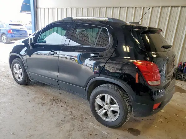 KL7CJPSMXMB364016 2021 CHEVROLET TRAX - Image 2