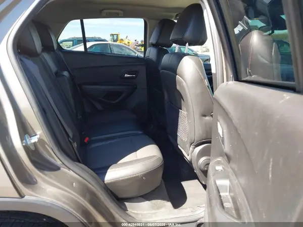 KL7CJPSMXMB365845 2021 CHEVROLET TRAX - Image 8