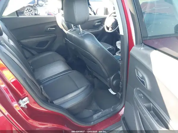 KL7CJPSMXMB370687 2021 CHEVROLET TRAX - Image 8