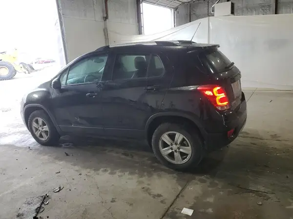 KL7CJPSMXNB500419 2022 CHEVROLET TRAX - Image 2