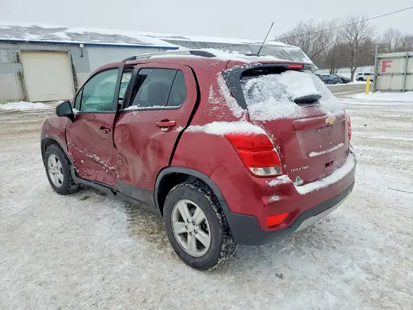 KL7CJPSMXNB501781 2022 CHEVROLET TRAX - Image 2