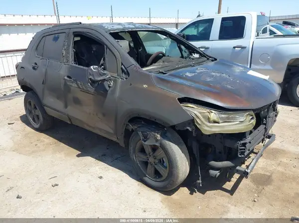 KL7CJPSMXNB503207 2022 CHEVROLET TRAX - Image 1