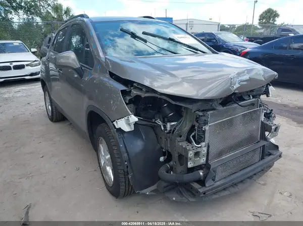 KL7CJPSMXNB513865 2022 CHEVROLET TRAX - Image 1