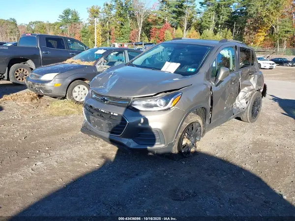 KL7CJPSMXNB522033 2022 CHEVROLET TRAX - Image 2