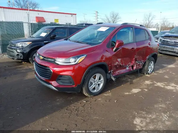 KL7CJPSMXNB529807 2022 CHEVROLET TRAX - Image 2