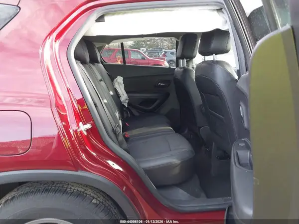 KL7CJPSMXNB529807 2022 CHEVROLET TRAX - Image 8