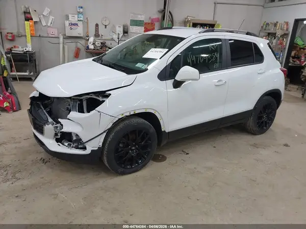 KL7CJPSMXNB538085 2022 CHEVROLET TRAX - Image 2